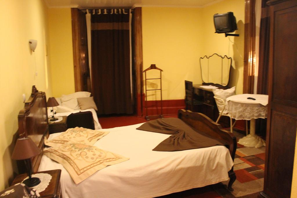 Hostel Avenida コインブラ エクステリア 写真