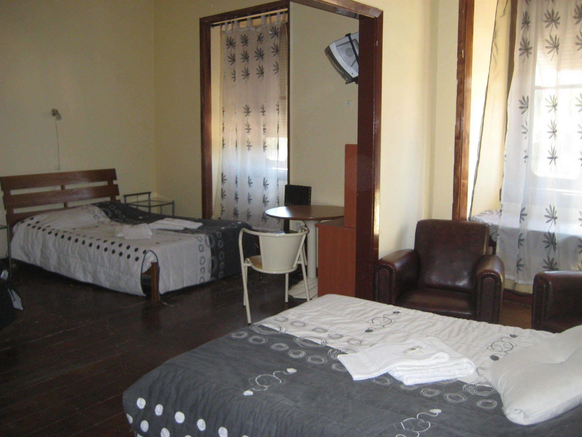 Hostel Avenida コインブラ エクステリア 写真